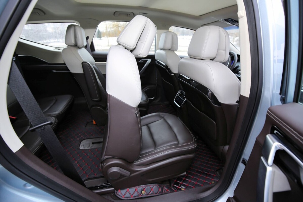 Салон Geely Jiaji